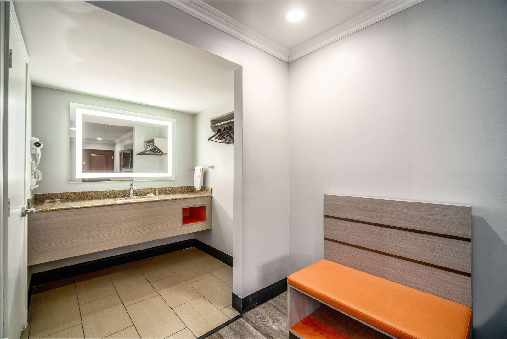 Photo - Travelodge Inn & Suites by Wyndham Bell Los Angeles Area