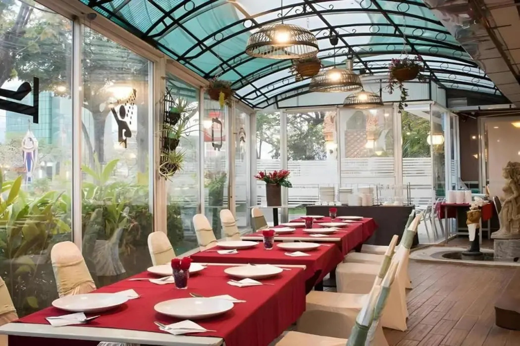 Photo - Collection O Howard Square Boutique Hotel