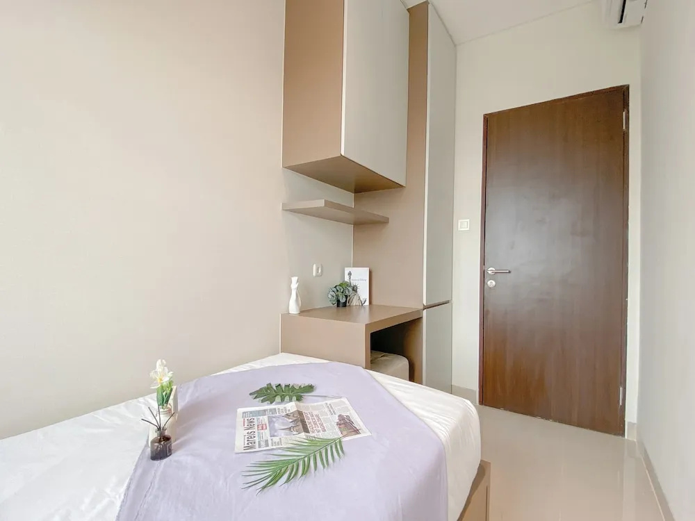 Modern Look And Cozy 2Br Apartment Transpark Cibubur