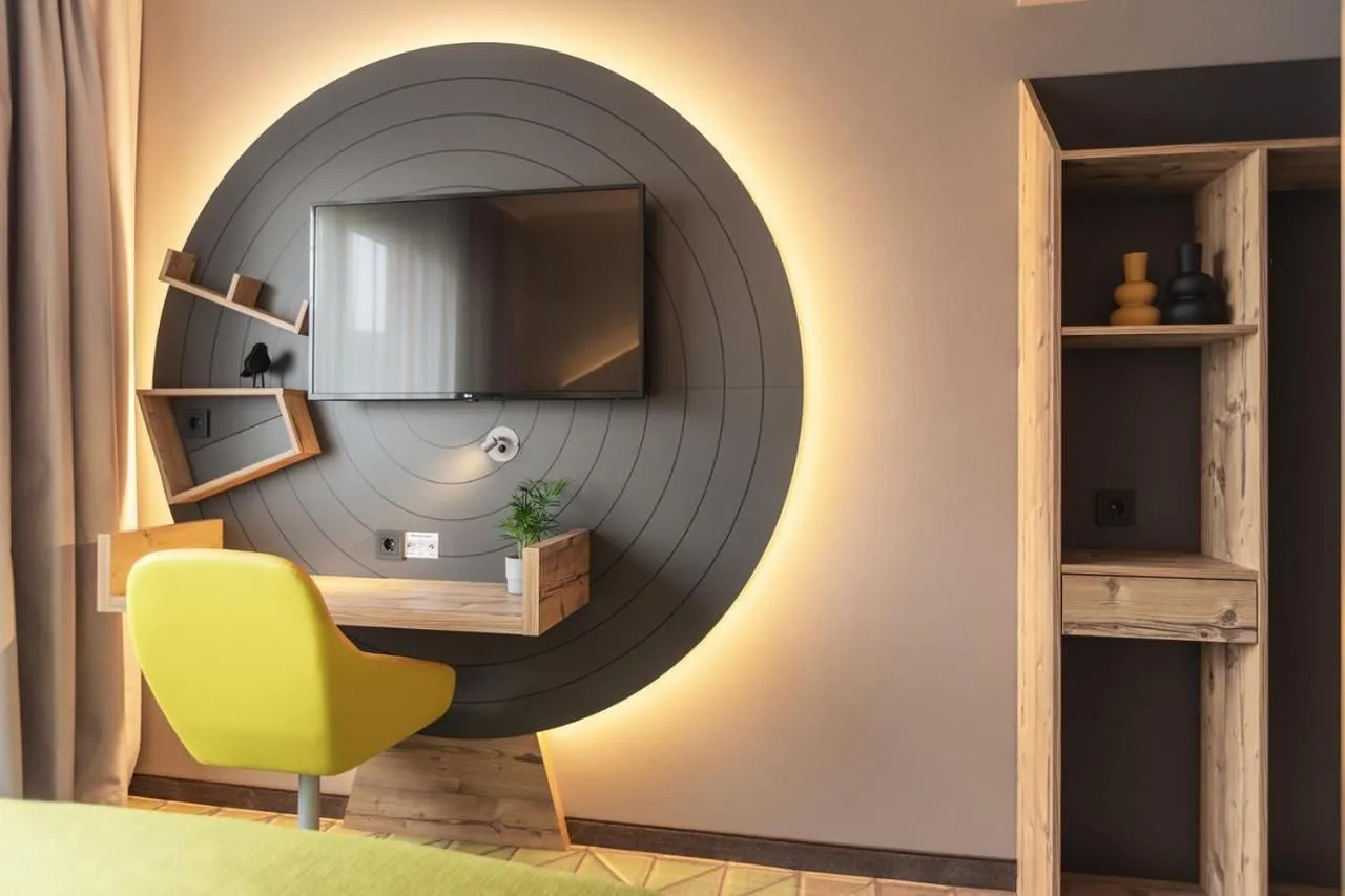 Photo - Holiday Inn - the niu, Mill Cologne Mülheim by IHG