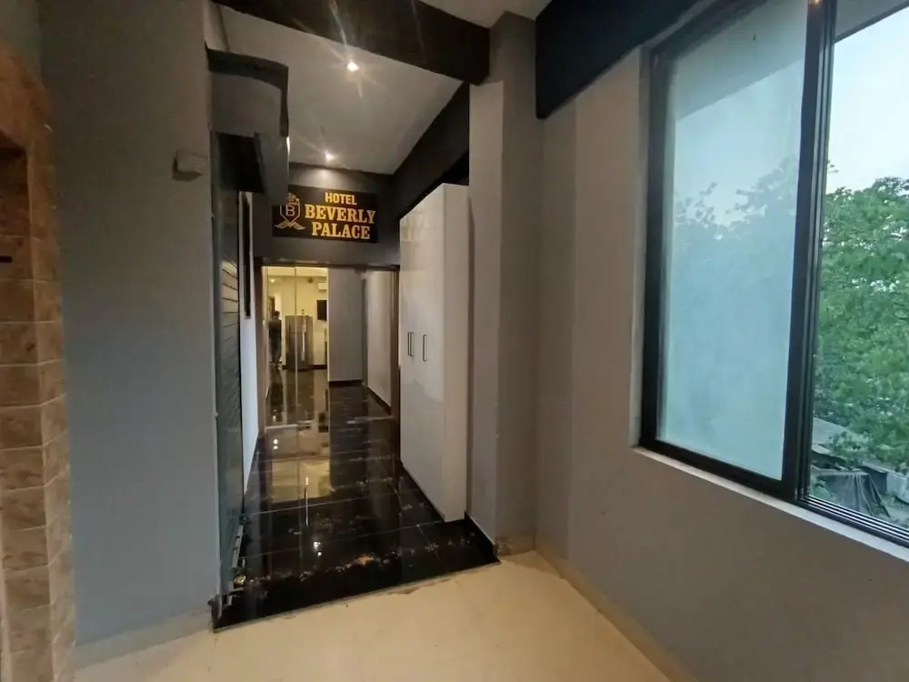 Foto - Hotel Beverly Palace Santacruz - Near BKC - Mumbai Airport T1