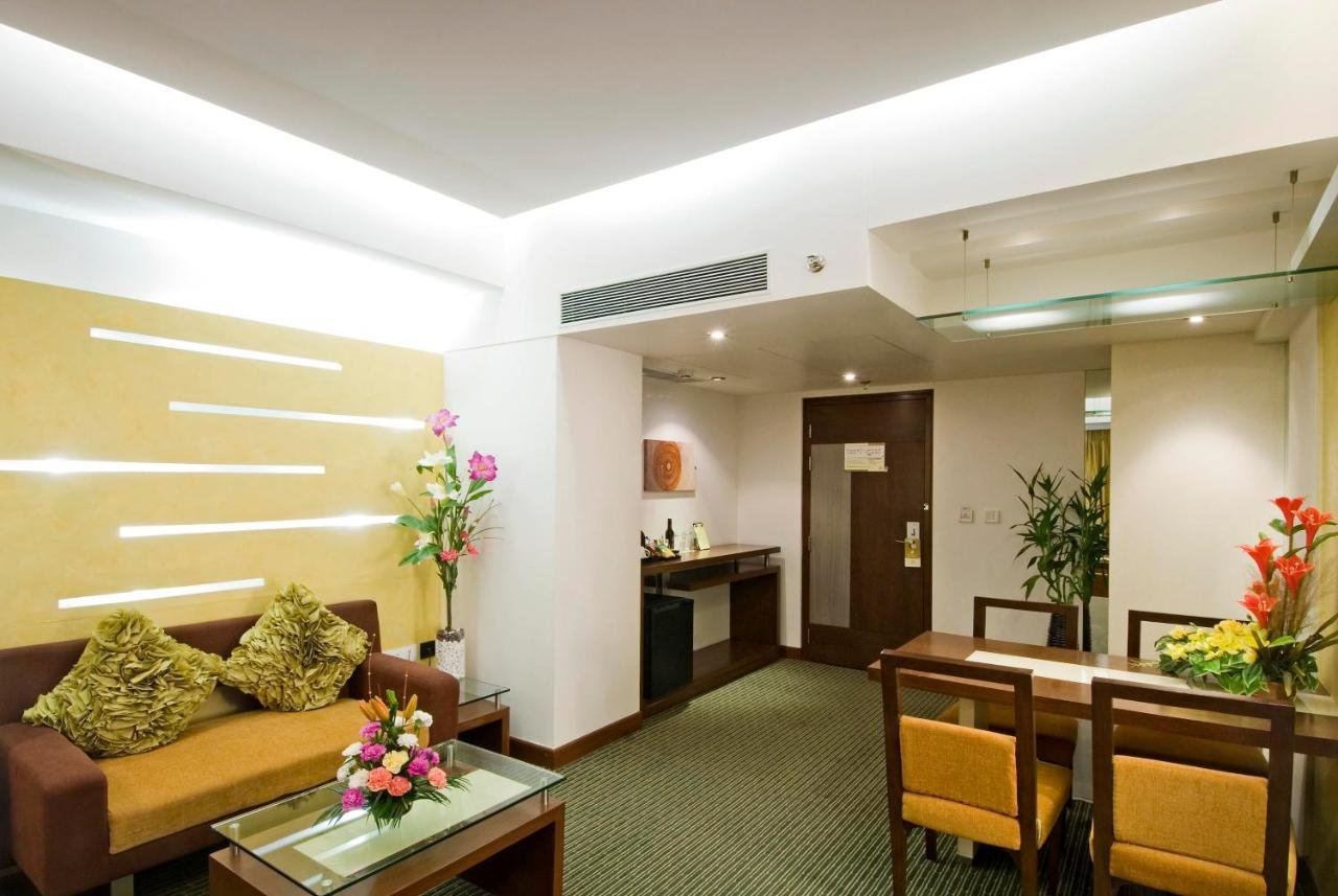 Foto - Sayaji Pune