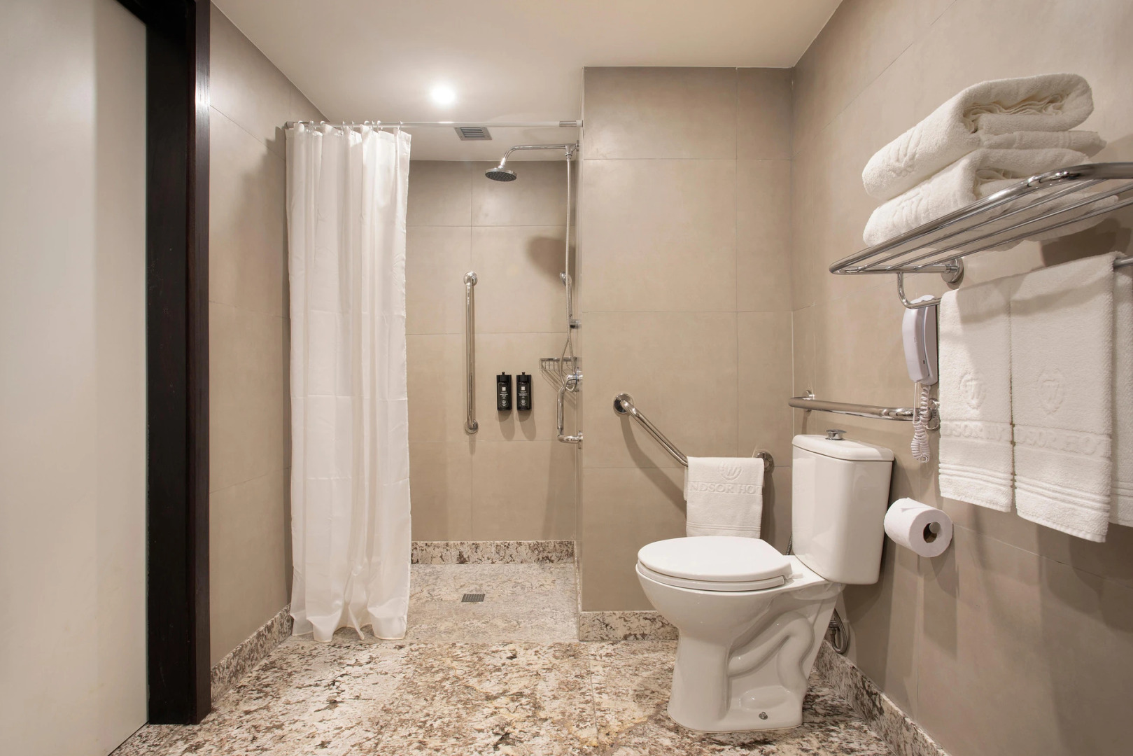 Photo - Windsor Tower Hotel