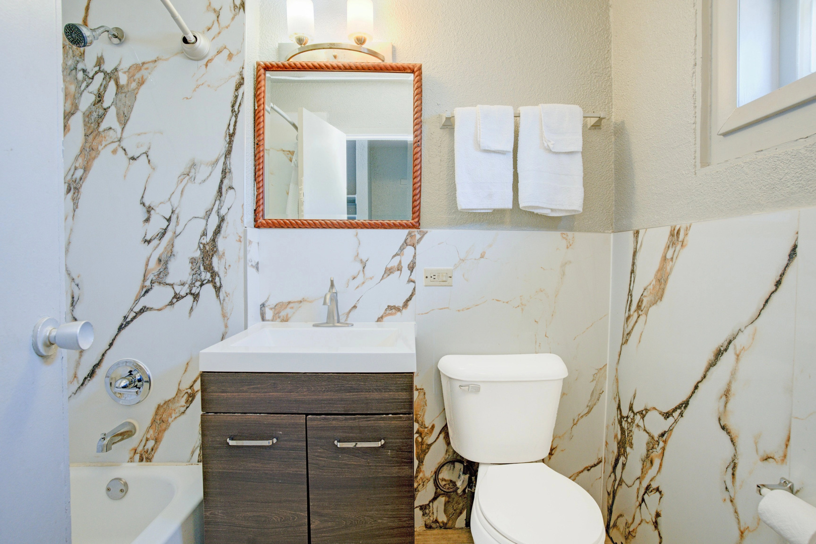 Photo - Miami Inn & Suites