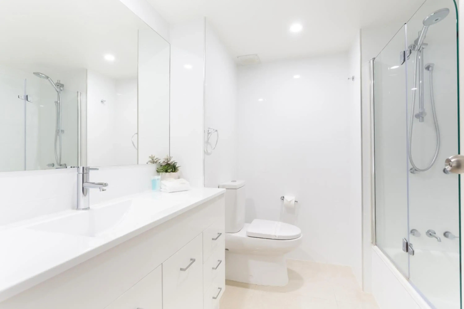 Photo - Breakers North Absolute Beachfront Apartments - Official