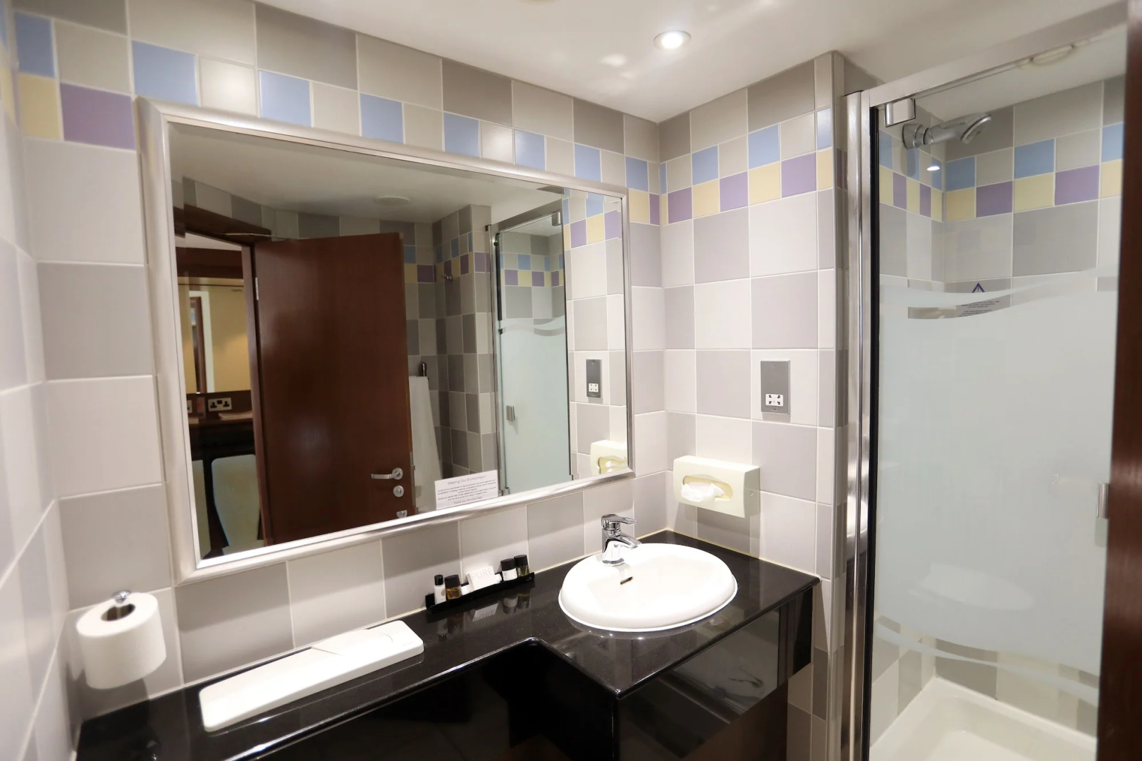 Foto - Thatchers Hotel