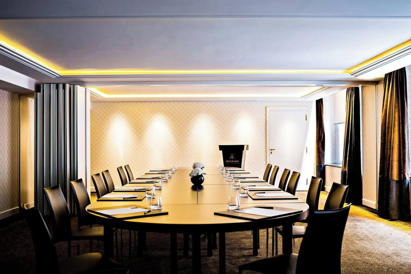 Photo - Prince de Galles, a Luxury Collection hotel, Paris