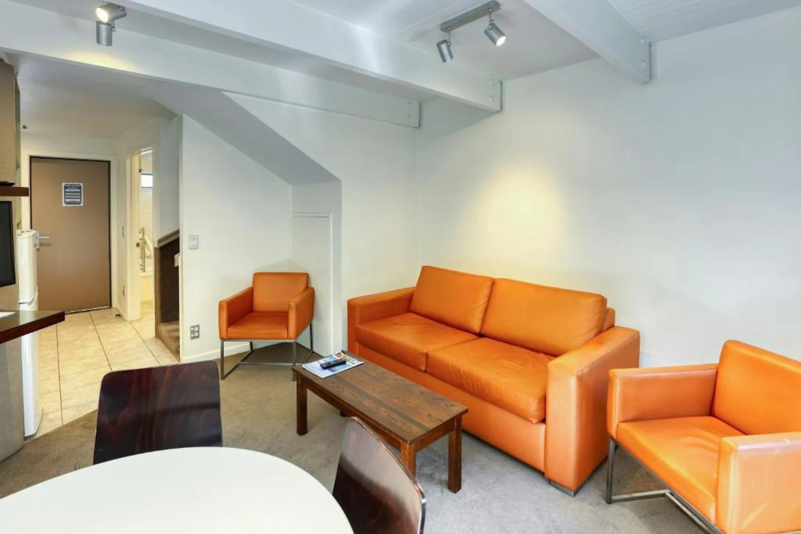 Photo - Garden Court Suites And Apartments