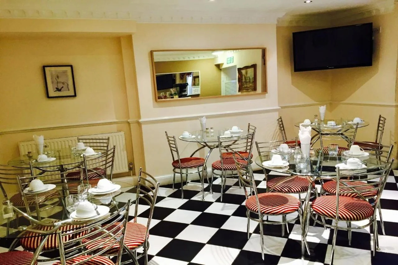 Photo - Classic Hyde Park Hotel