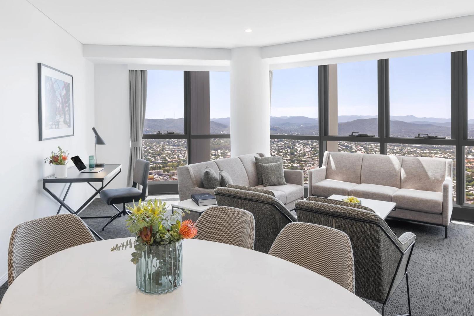 Photo - Meriton Suites Herschel Street, Brisbane
