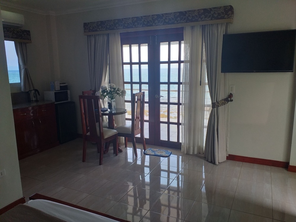 Ocean Breeze Resort
