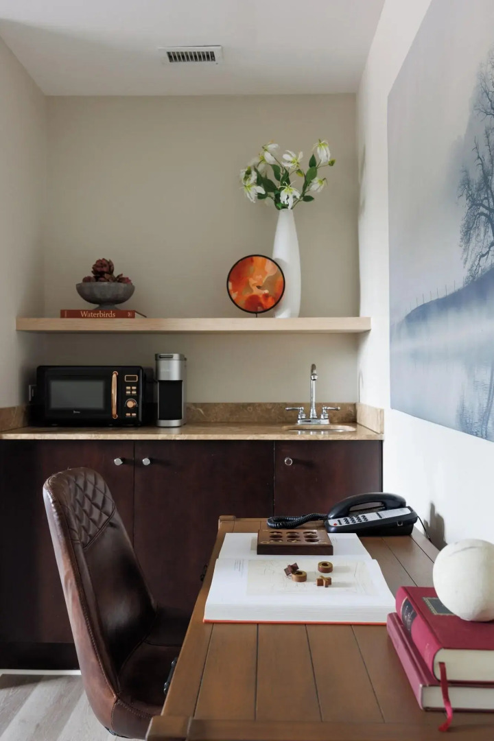 Photo - The Andrew Hotel