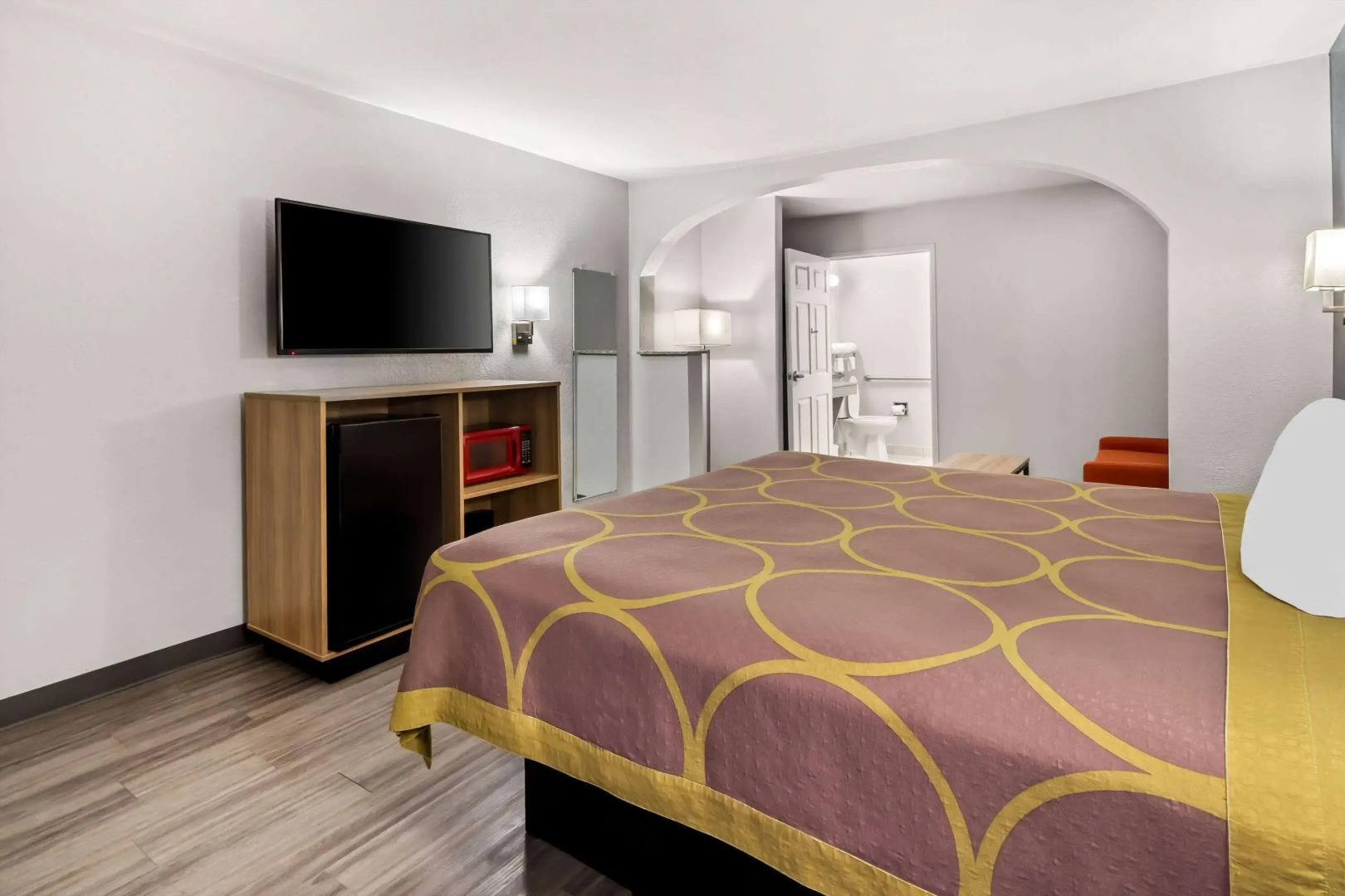 Photo - Super 8 by Wyndham Grand Prairie Southwest