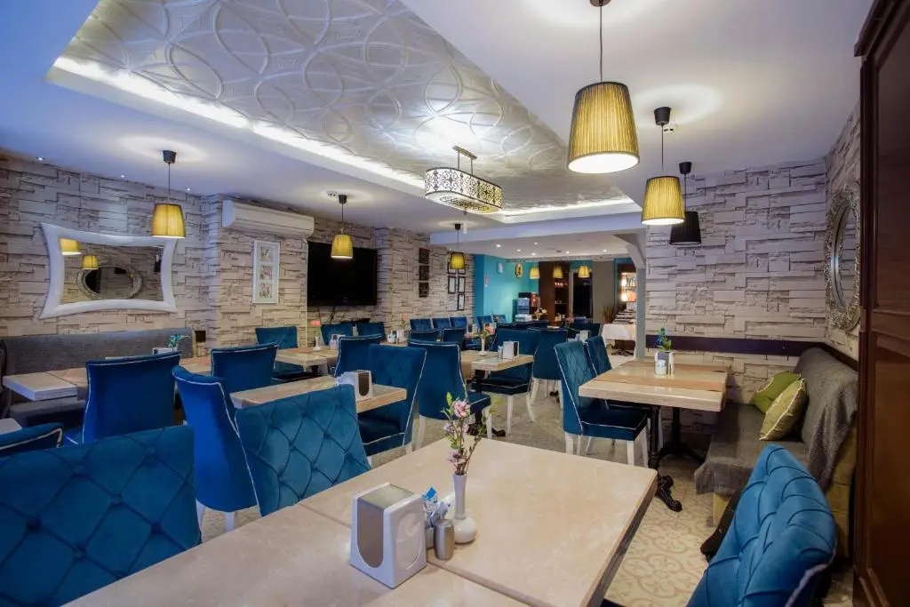 Photo - Raymond Blue Hotel