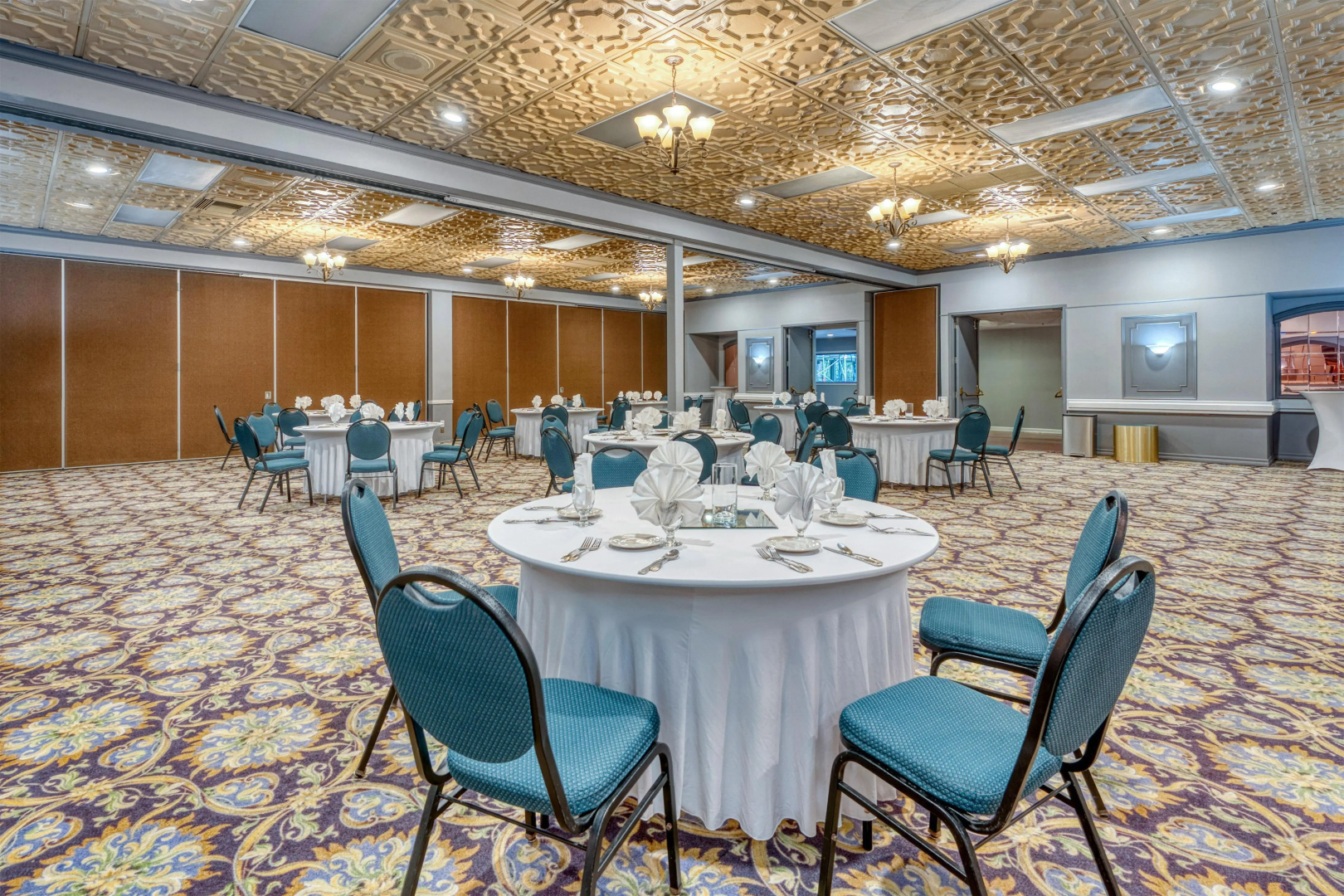 Foto - SureStay Plus Hotel by Best Western Reno Airport