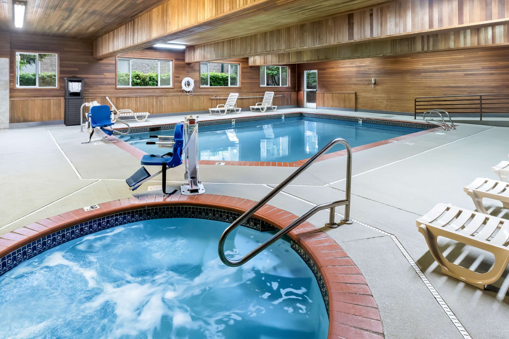 Photo - Comfort Suites Portland Airport