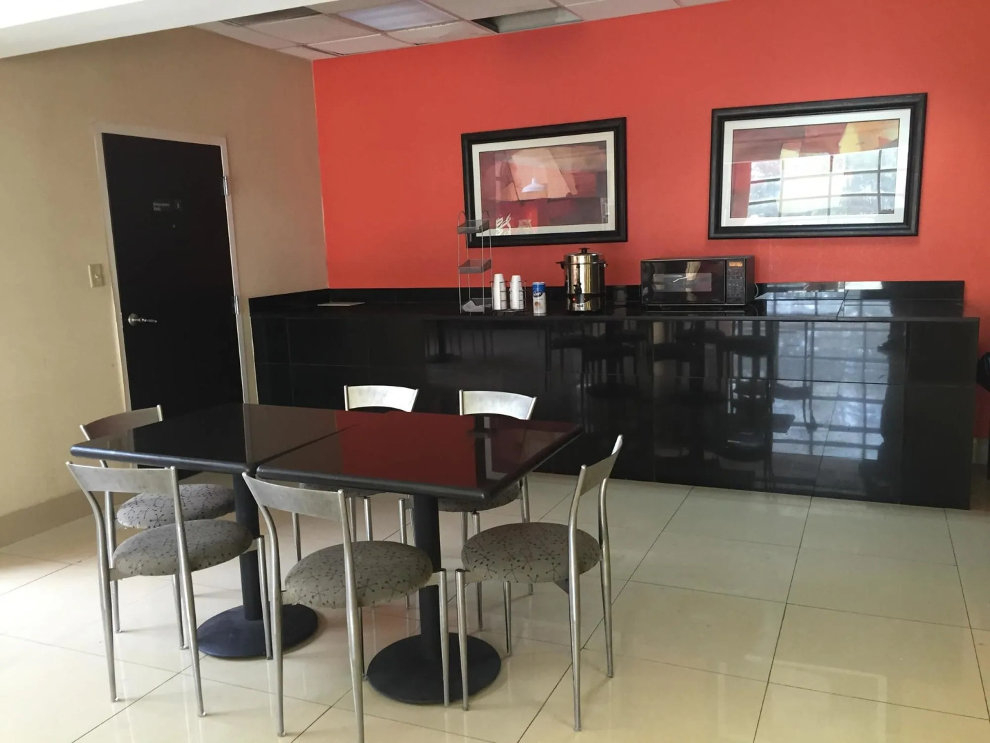 Photo - Budgetel Inns & Suites - Atlanta Galleria Stadium