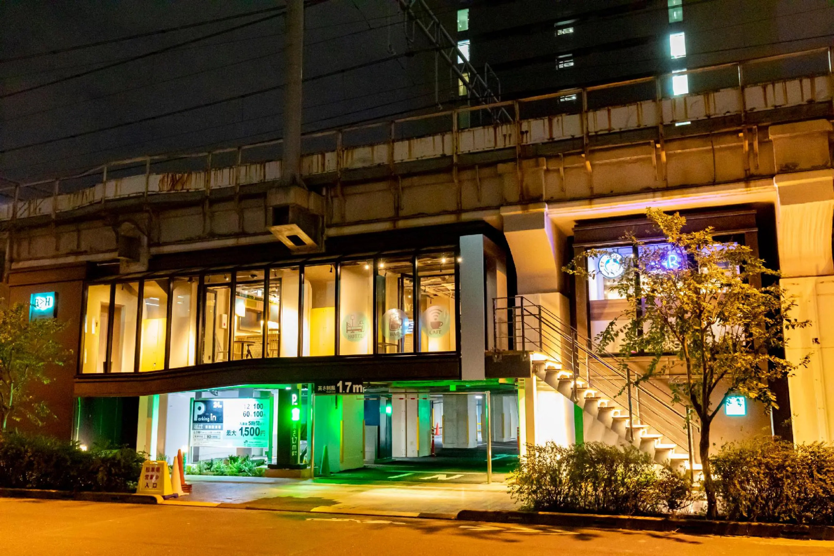 Foto - Under Railway Hotel Akihabara