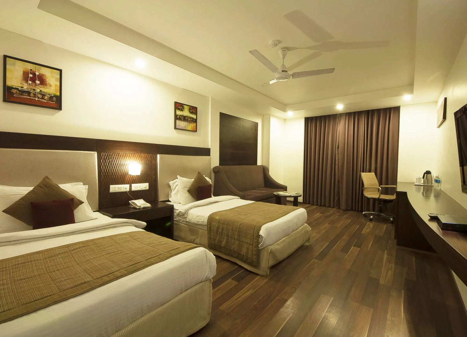 Photo - Hotel Le Roi Near New Delhi Railway Station