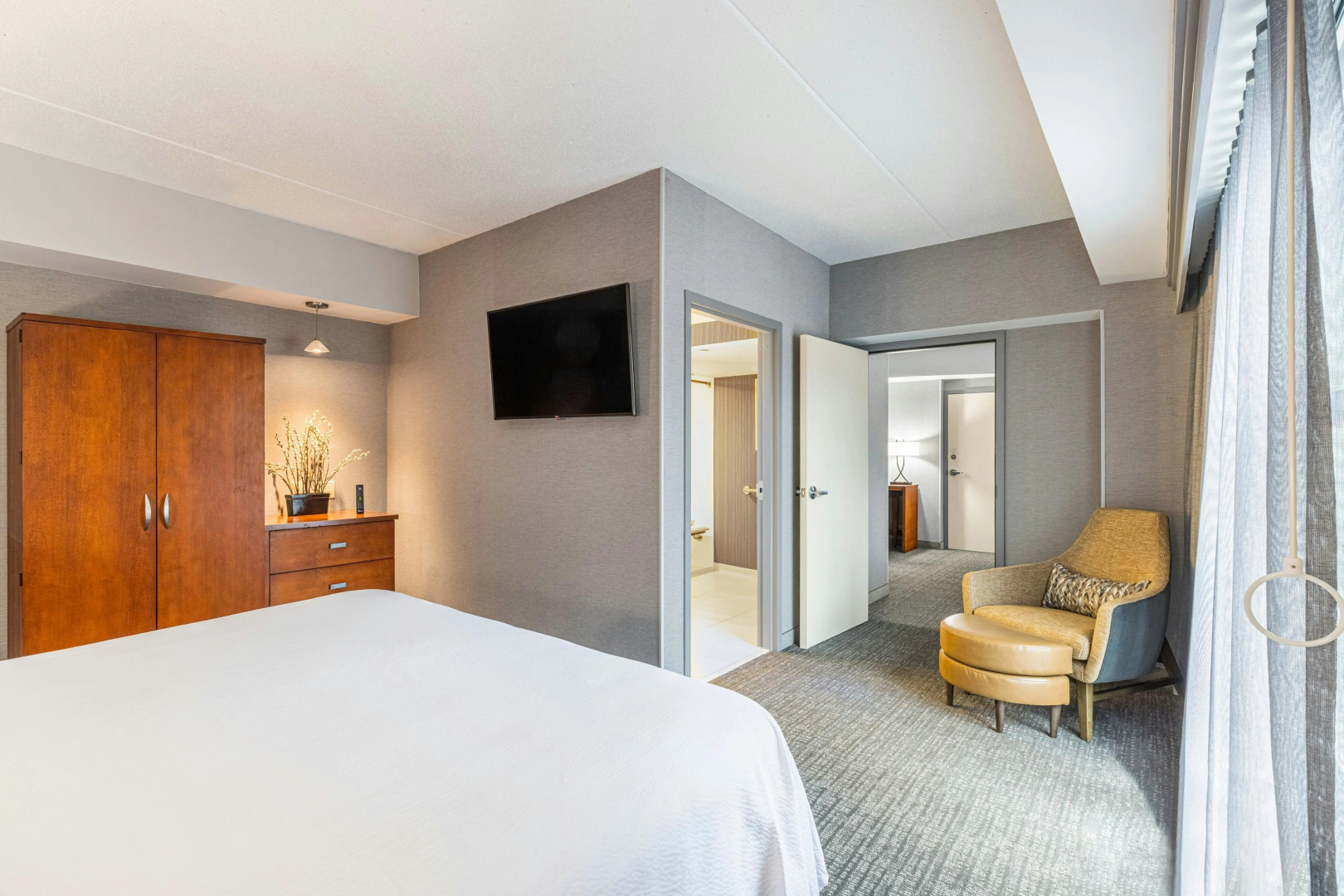 Photo - Courtyard by Marriott Boston Waltham