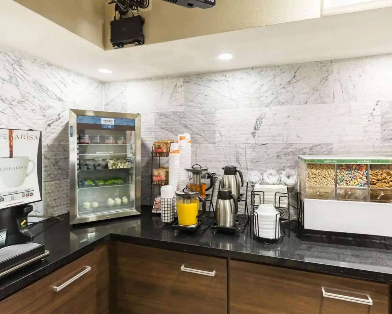 Foto - Econo Lodge Inn & Suites East