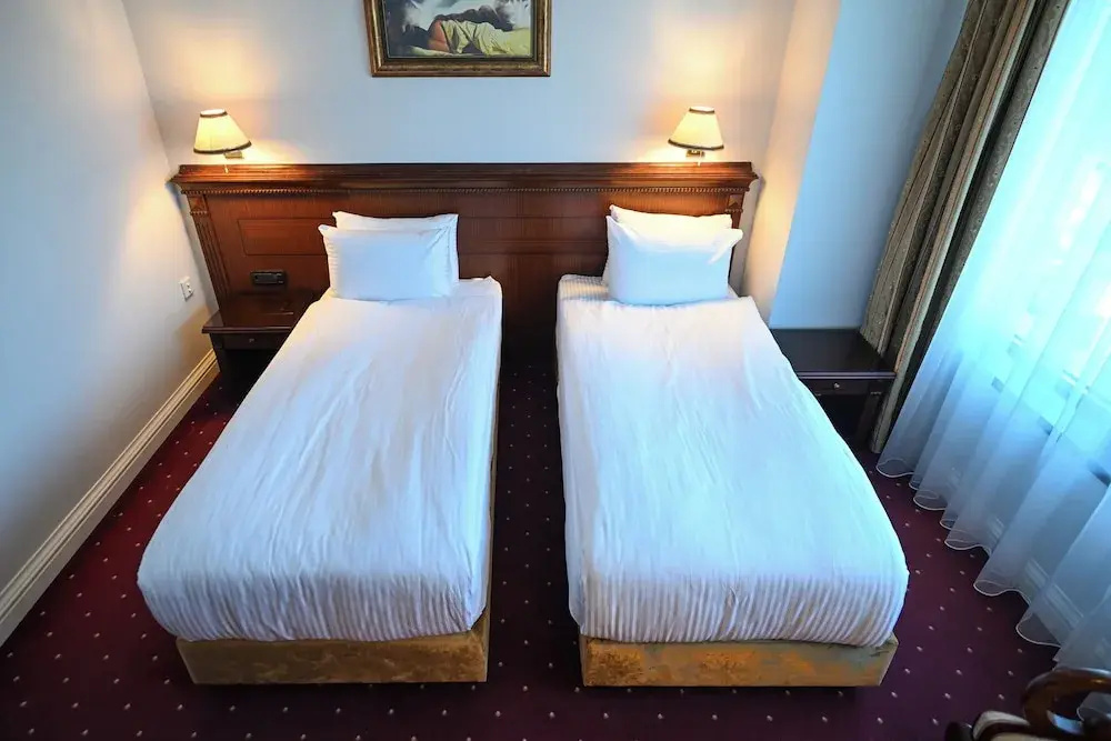 Photo - Stone Bridge Hotel