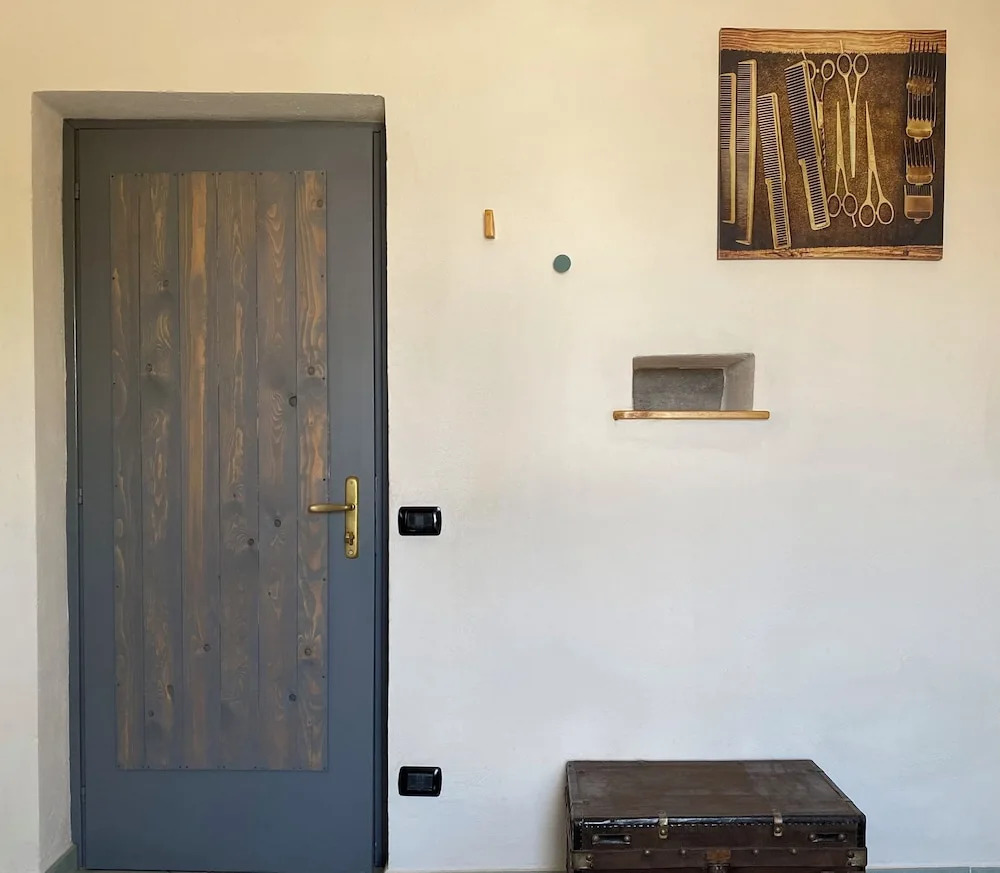 Foto - Black Market Hotel