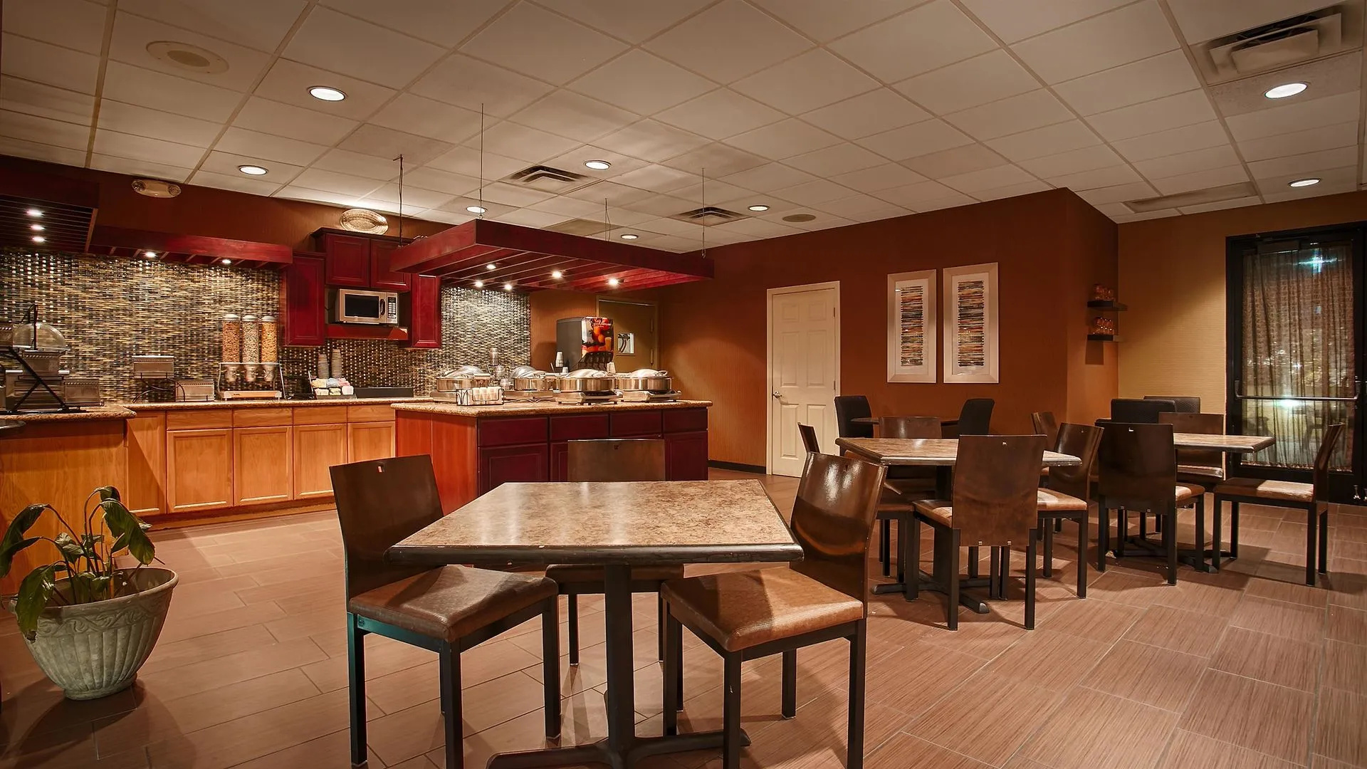 Foto - Hotel d’Lins Ontario Airport
