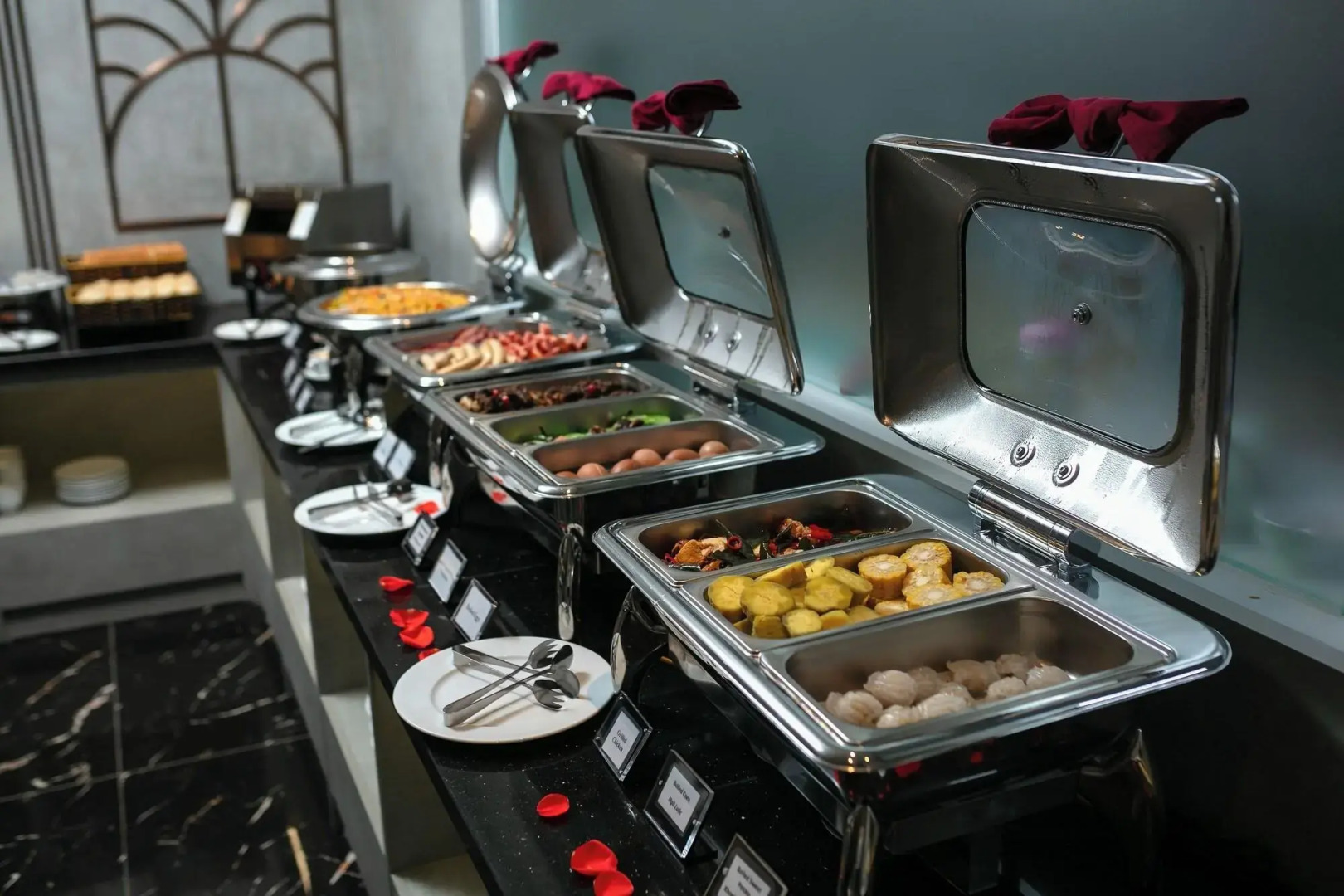 Photo - MAY DE VILLE Crown Hotel