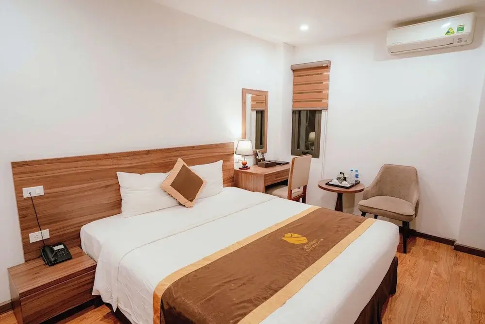 Photo - A89 Rosarian Hotel