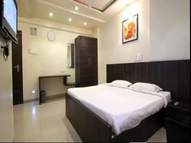 Photo - Hotel Suresh Inn