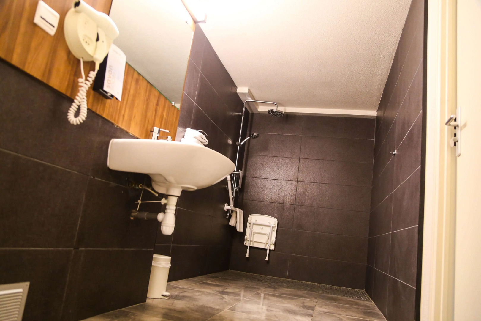 Photo - Campanile Narbonne A9/A61