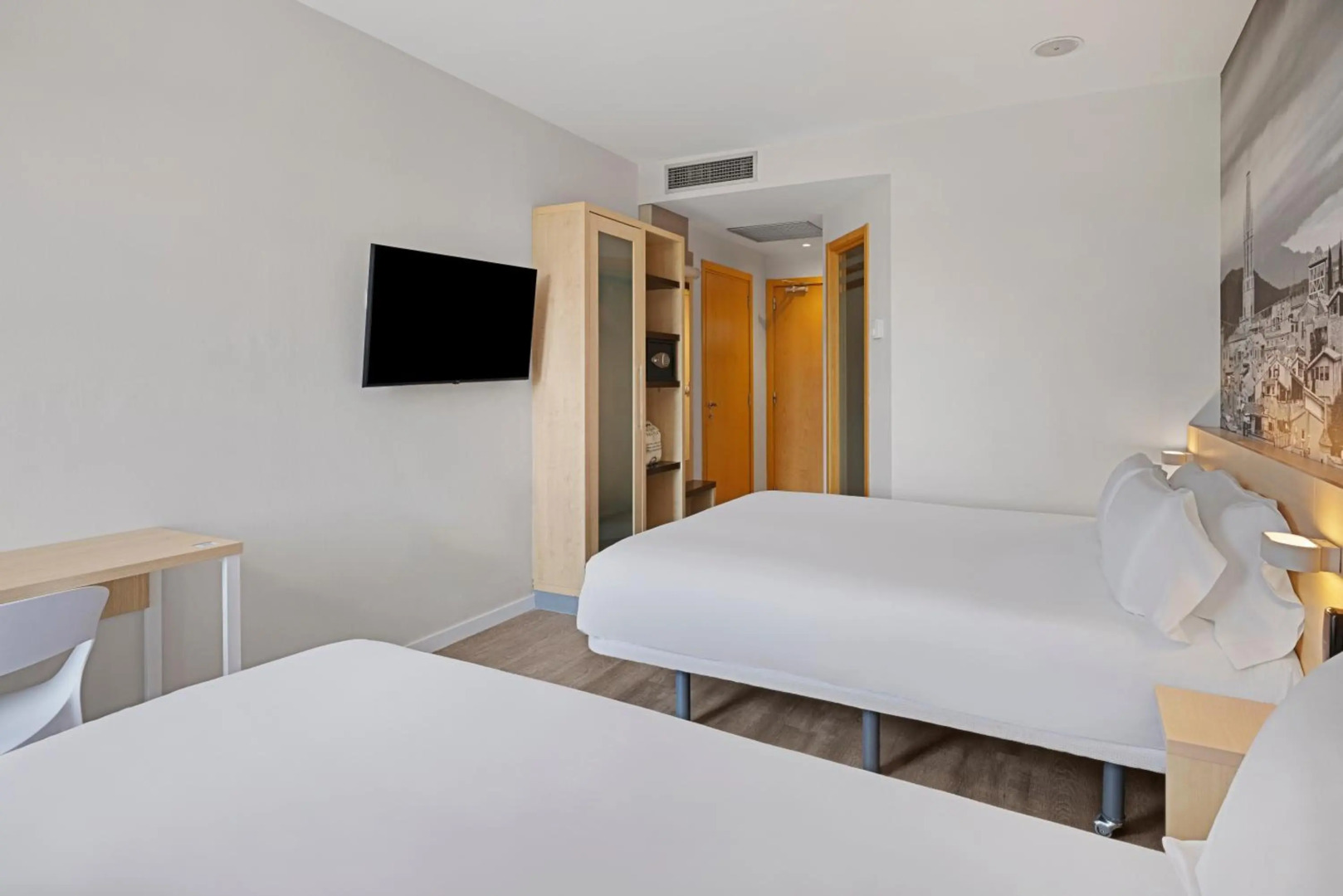 Foto - B&B HOTEL Girona 3