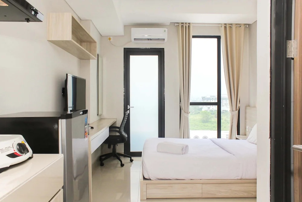Comfortable Studio at Monroe Tower Apartment