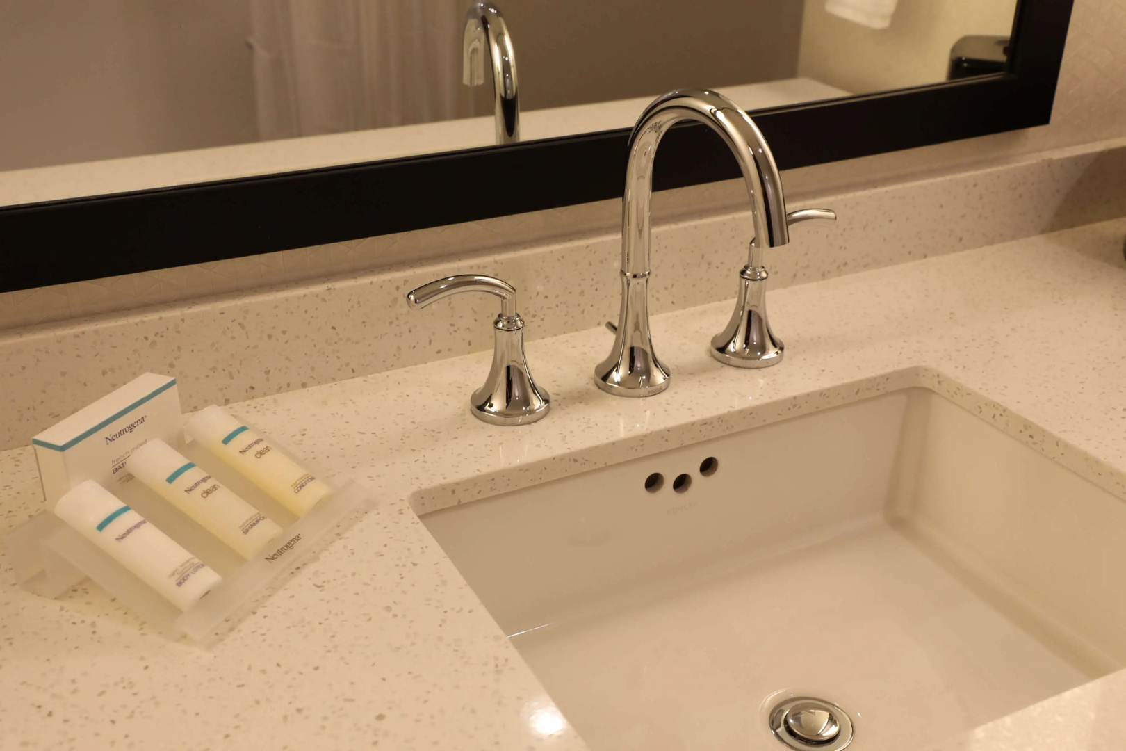 Photo - Hilton Garden Inn Austin Airport