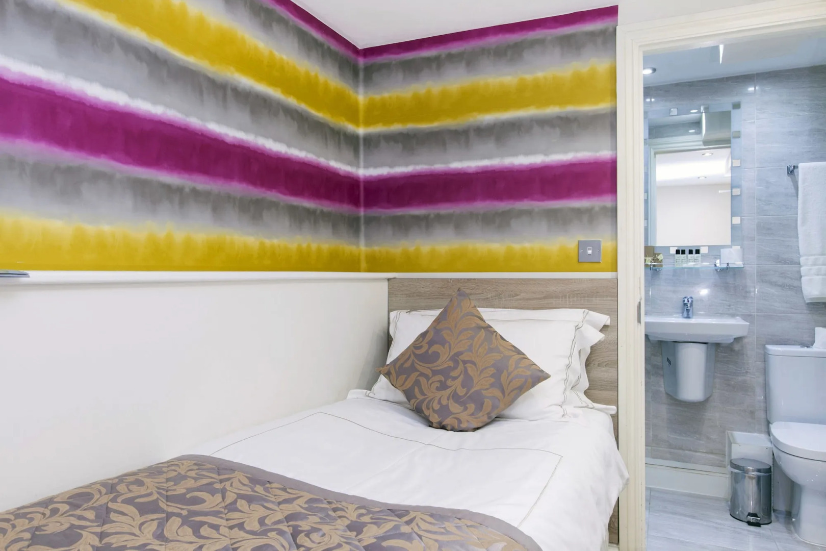 Photo - Hotel Shepherds Bush London