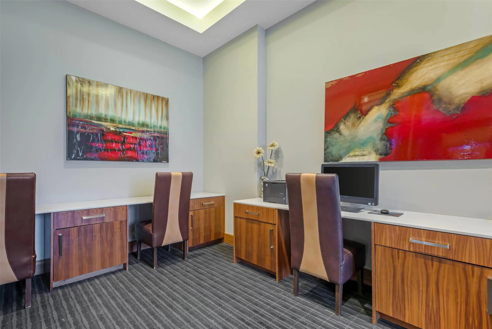Photo - Radisson Hotel & Conference Centre Calgary Airport