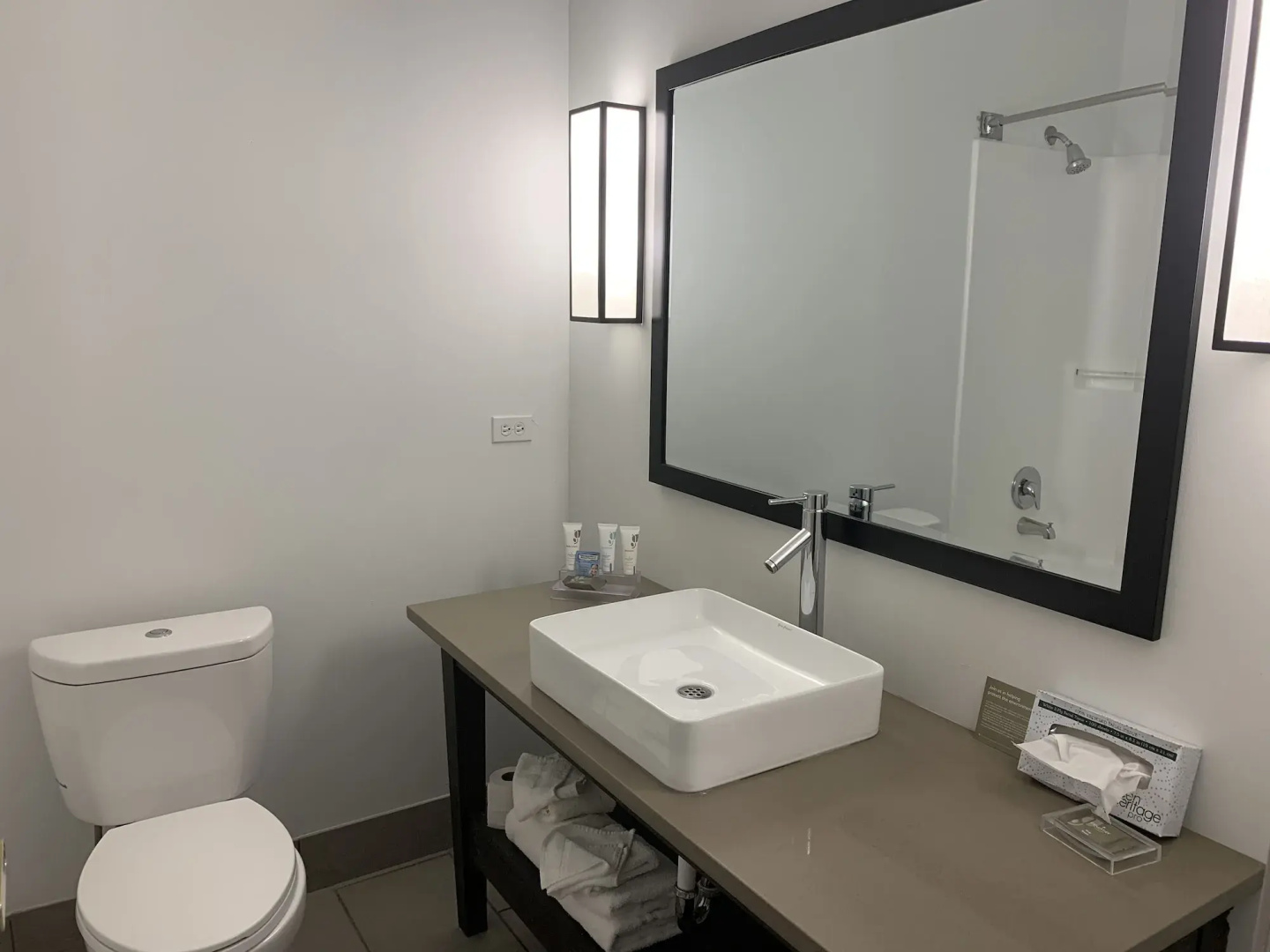 Photo - Country Inn & Suites by Radisson, Chicago O'Hare South, IL