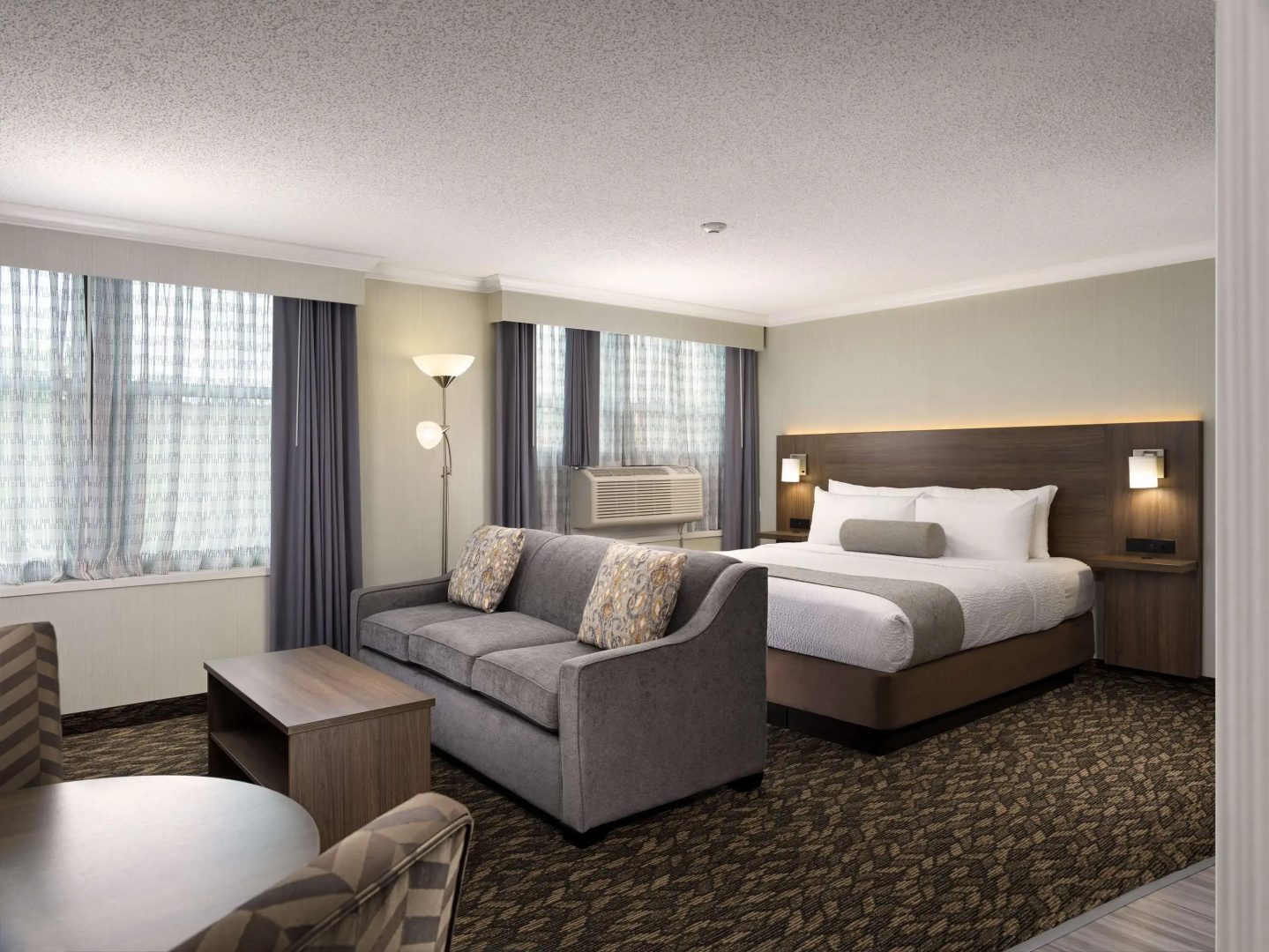 Foto - Best Western Plus Carlton Plaza Hotel