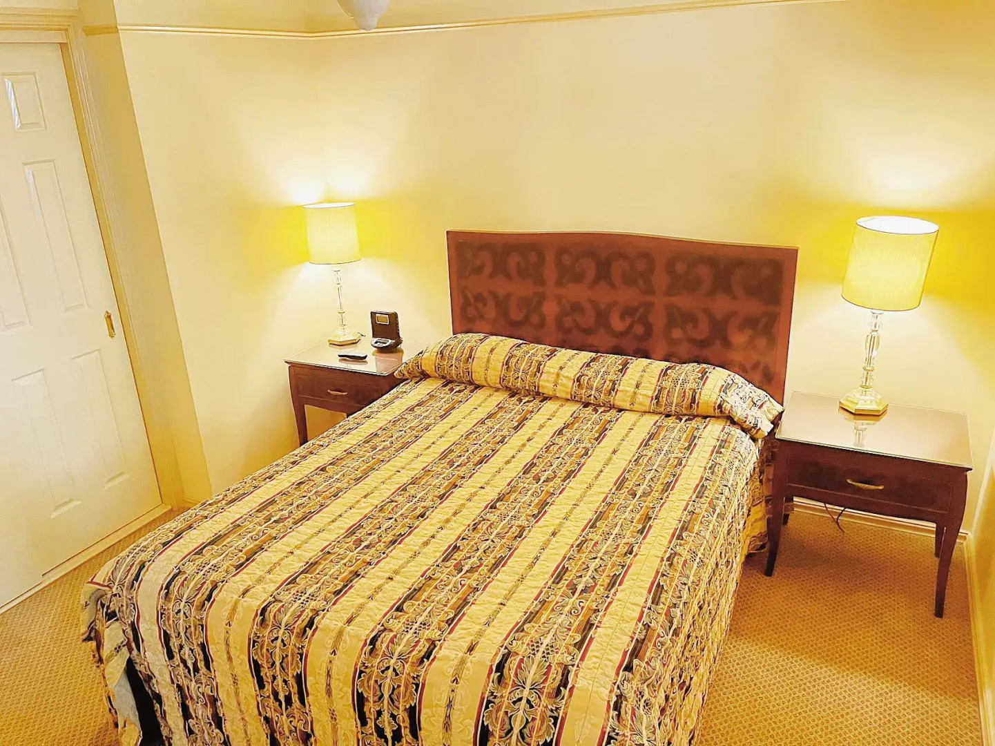 Photo - Royal Albert Hotel