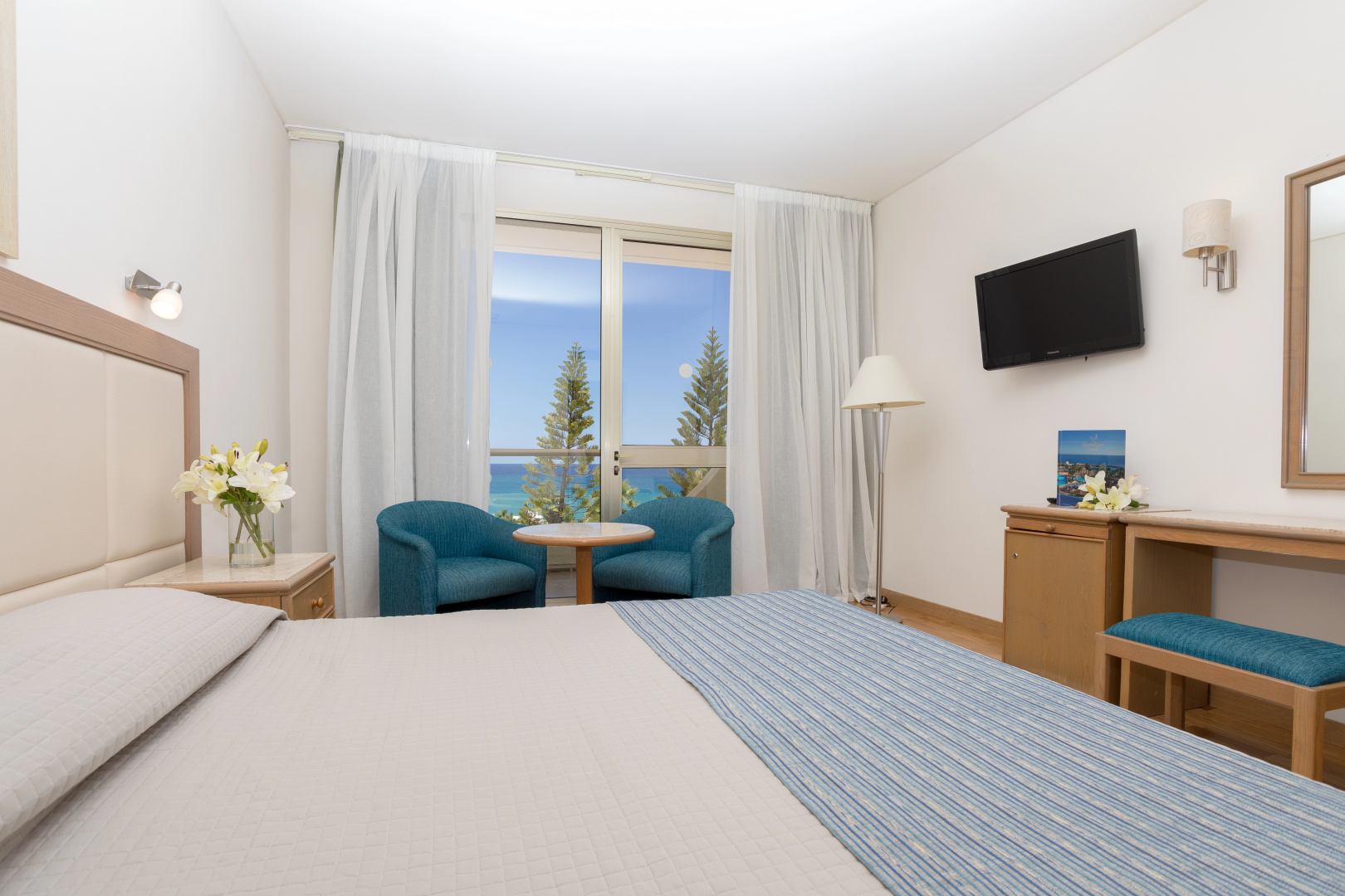 Photo - The Golden Coast Beach Hotel