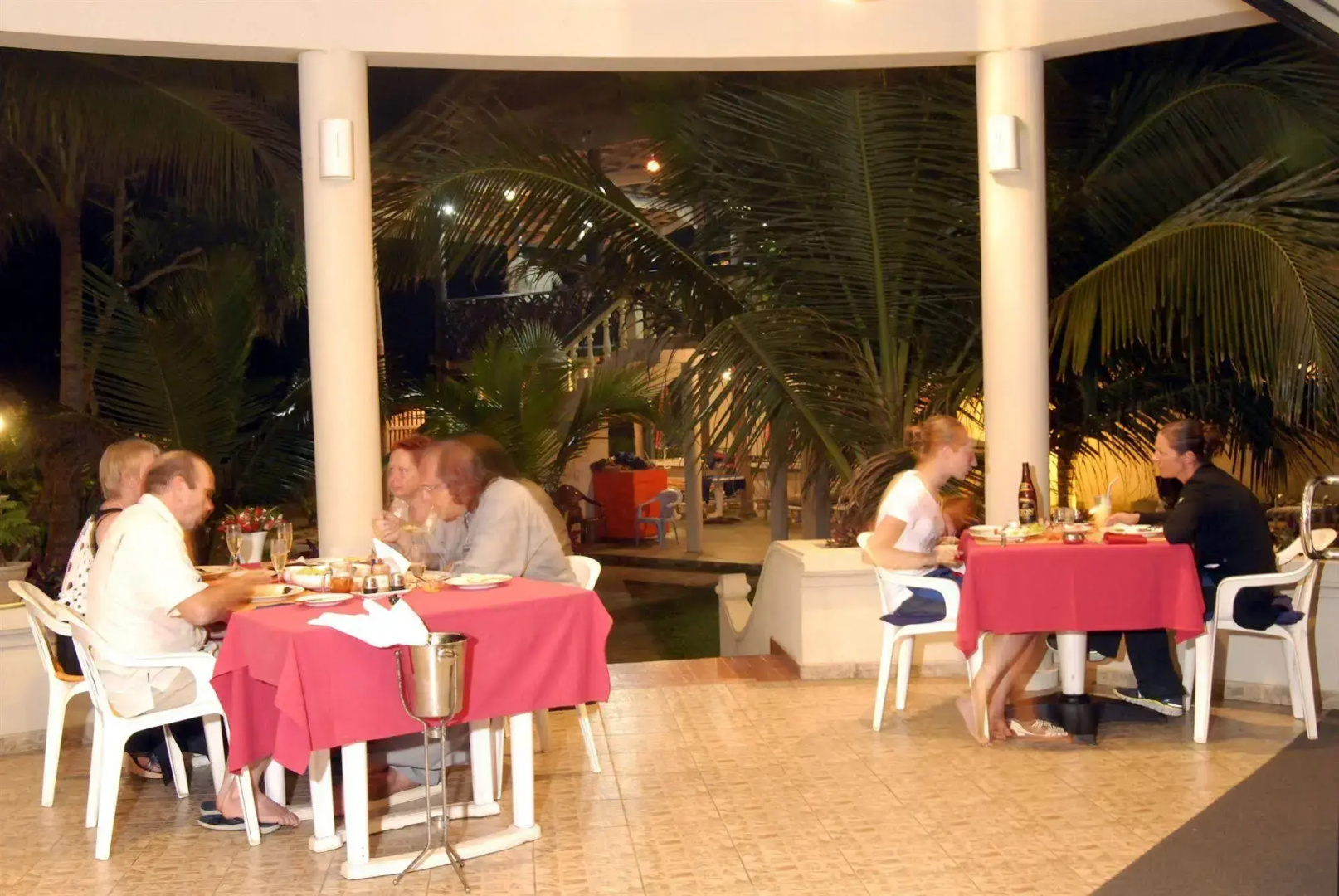 Foto - Oasey Beach Hotel
