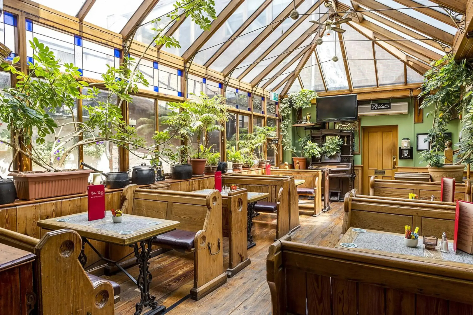 Photo - Uppercross House Hotel