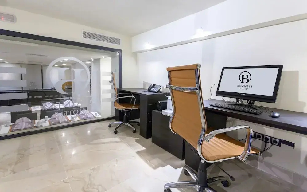 Photo - Business Hotel