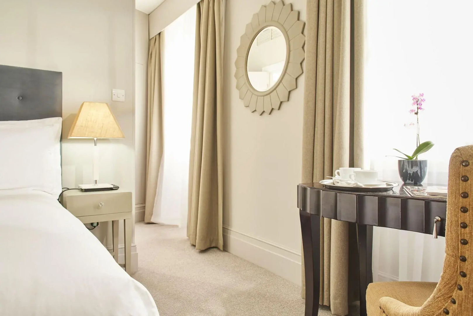 Photo - The Tophams Hotel