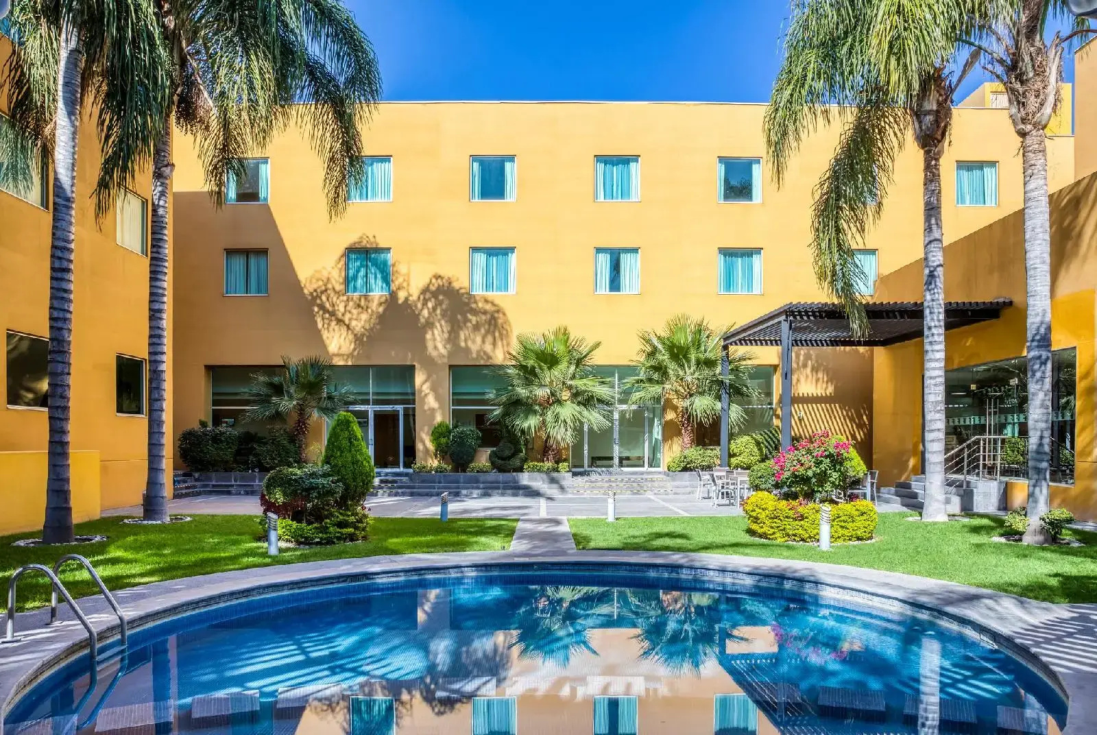 Photo - Fiesta Inn Express San Luis Potosí Oriente