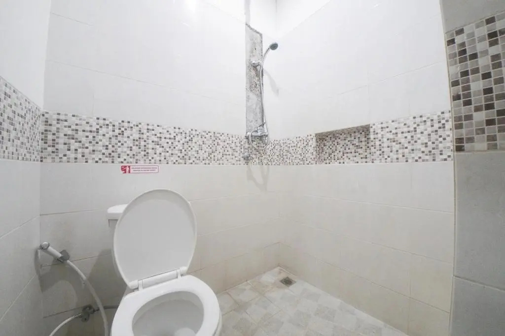 Foto - RedDoorz Plus near Green Pramuka Square Mall