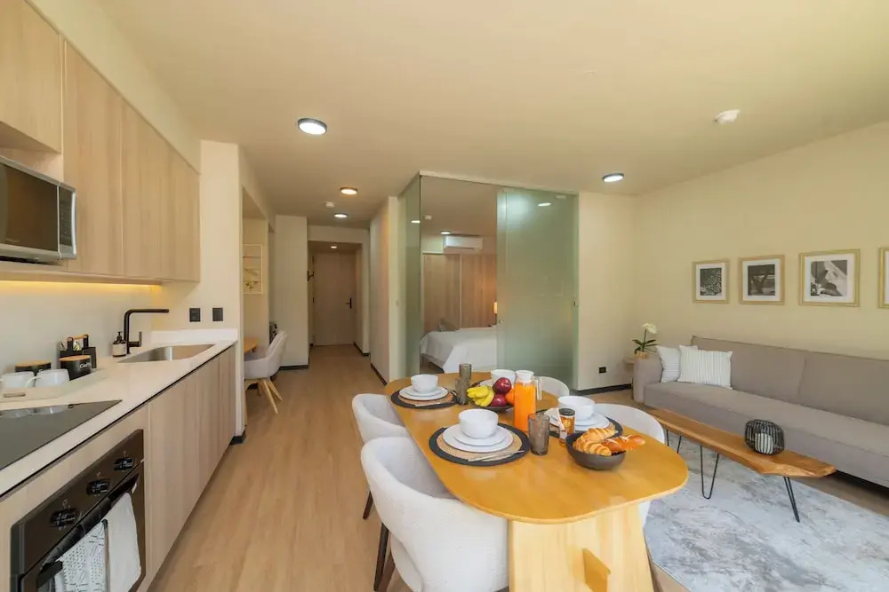 Photo - BEE Suites San José - Santa Ana