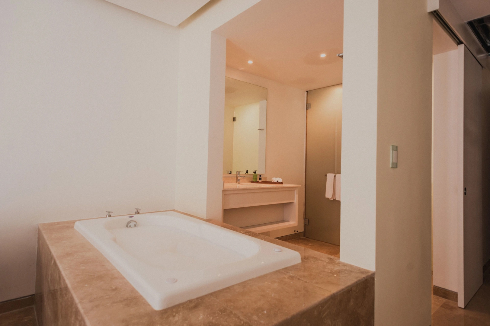 Photo - Antera Hotel & Residences