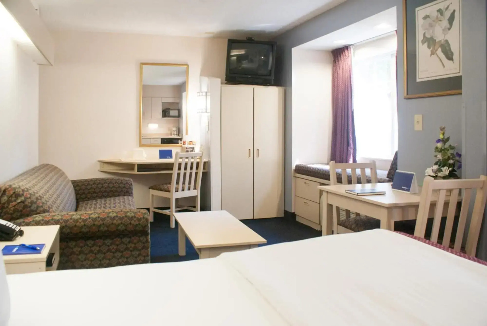 Foto - Hometown Inn & Suites Jacksonville Butler Blvd./Southpoint